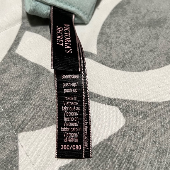 Victoria’s Secret Bombshell Push-Up Bra - Picture 4 of 4